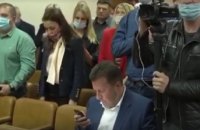 Нардеп Яценко, вернувшийся в "Батькивщину", не встал при исполнении гимна Украины в Уманском горсовете