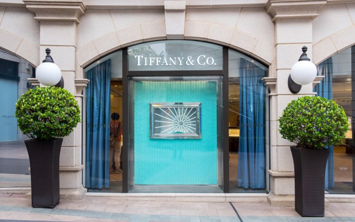 Компанія Tiffany не буде купувати діаманти російського походження