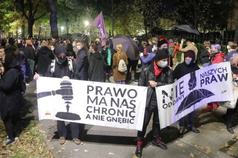 Польское правительство отложило выполнение решения КС о запрете абортов
