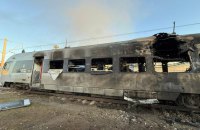 Росія цілеспрямовано атакувала пасажирський рухомий склад Укрзалізниці. Затримуюються десятки рейсів