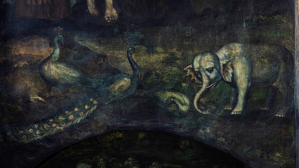 Фреска «Павичі і слон».