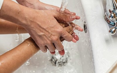 Причин для паніки немає, але якісно мийте руки: що треба знати про спалахи гепатиту А в Україні 