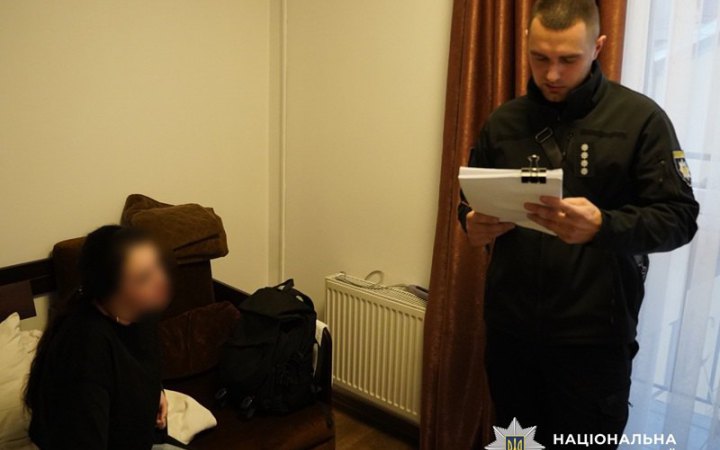 Поліція викрила організовану групу, яка за допомогою ШІ оформлювала кредити на українців у Польщі