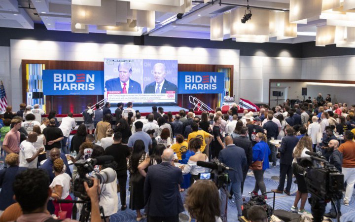 ЗМІ: Байден провалив дебати, у Демократичній партії "паніка"