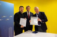 Зеленський зустрівся із сенаторами-авторами закону про "руйнівні санкції"