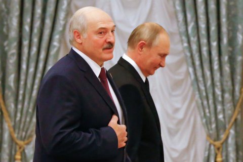 ​Путін обговорив із Лукашенком ситуацію навколо України та реакцію Заходу на російські "гарантії безпеки"