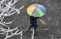 У четвер в Україні падатиме мокрий сніг