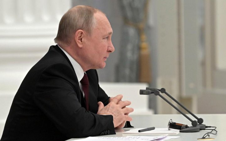 Путин согласился на эвакуацию гражданских из "Азовстали"