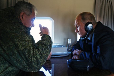 Міністр оборони Росії приїхав до Криму через "раптову перевірку боєготовності військ"