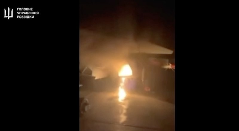 Один з уражених ворожих винищувачів Су-30 і Су-27 у результаті операції ГУР у Липецьку