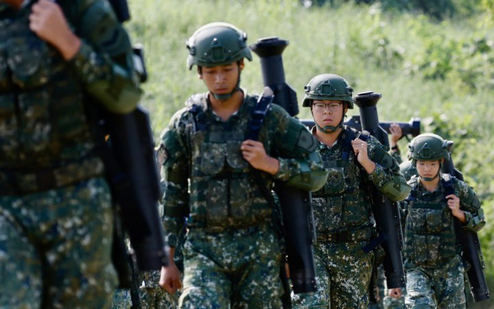 Тайвань зберігає підвищену бойову готовність після масштабних військових навчань Китаю