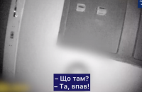 В Черновцах мужчина выпал из окна восьмого этажа на спутниковую антенну этажом ниже