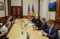 Шмигаль обговорив із сенаторами Блюменталем і Гремом посилення санкцій проти Росії