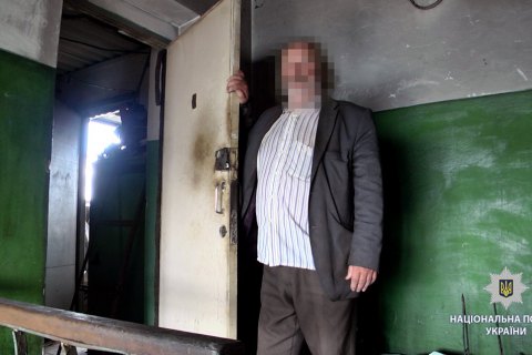 У Харківській області літній чоловік викрав малолітню дівчинку і утримував її в котельні