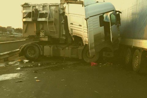 В Николаевской области столкнулось два грузовика, один водитель погиб 