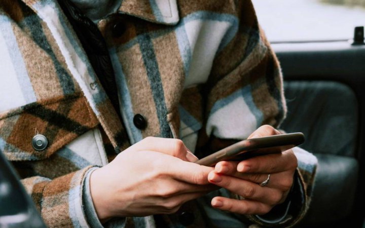 У "Дії" з 13 жовтня тимчасово не працюватимуть послуги заміни техпаспорта та перереєстрації авто