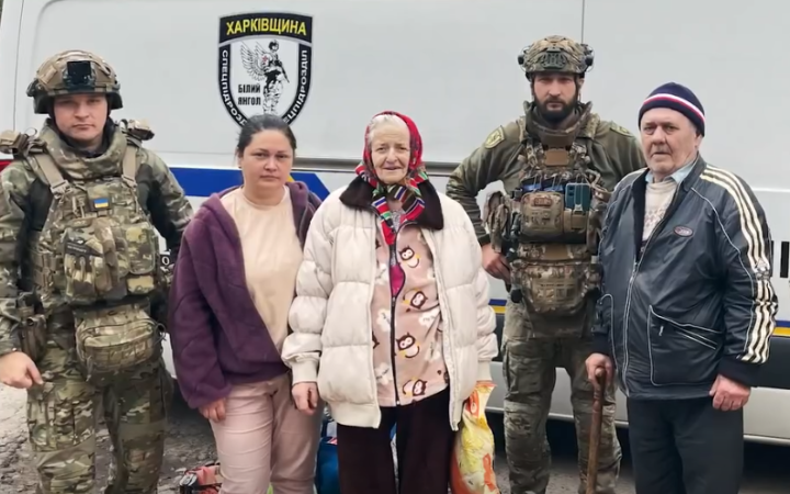 “Білі янголи” евакуювали родину на Харківщині