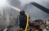 Росіяни атакували житлові будинки і автівки на Сумщині, є поранені жителі