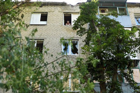 У Станиці Луганській внаслідок обстрілу перебита газова труба, поранені місцева мешканка і військовий