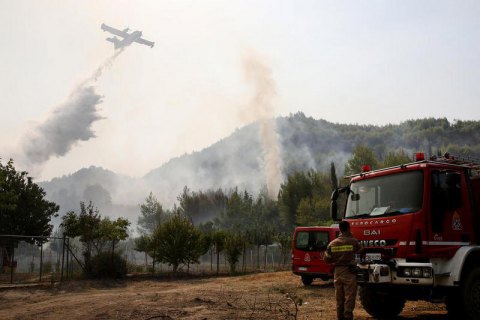 ​Лесные пожары в Греции подобрались к руинам Олимпии