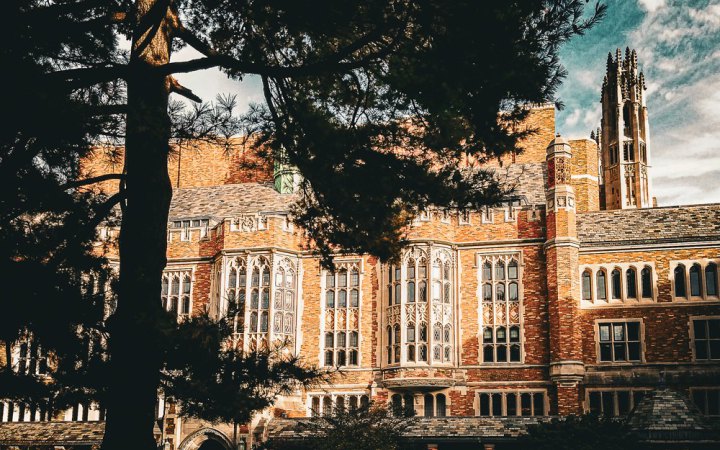 Адміністрація Трампа планує обмежити термін навчання іноземних студентів у США