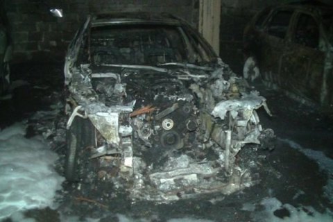 В Харькове на стоянке сгорели шесть автомобилей