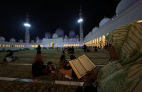 У найбільшій мечеті в ОАЕ запрацював український аудіогід