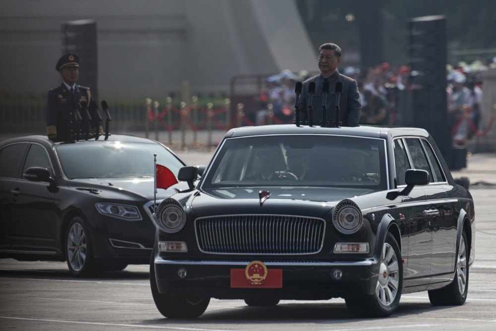 Голова Китаю Сі Цзіньпін під час військового параду з нагоди 80-ї річниці закінчення китайсько-японської війни,
Пекін, 3 вересня 2025 року