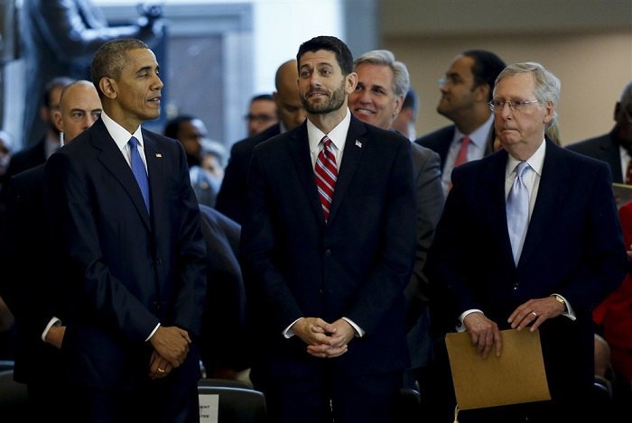 Президент Обама з лідерами республіканців у Конгресі США Полом Раяном і Мітчем Макконеллом. 2015 рік
