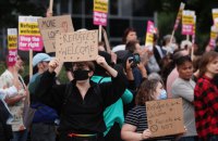 Британці влаштували "контрпротести" на підтримку мігрантів