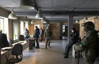 Силовики провели обшук на базі полку "Азов" на заводі АТЕК (оновлено)