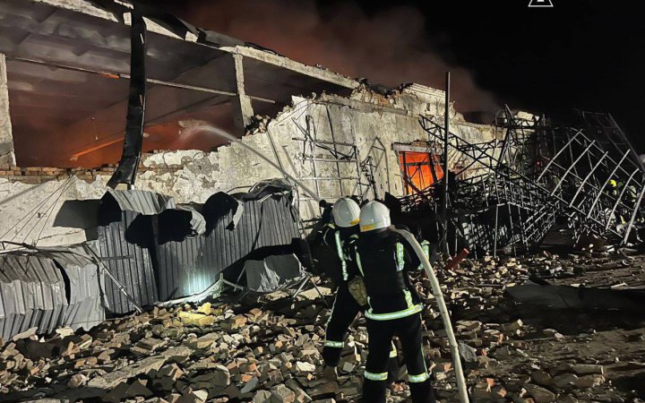 Знищення складу шахедами: Нова пошта заявила, що організує мобільне відділення на Одещині