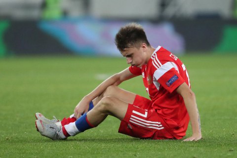 Игрок сборной России по футболу назвал бедность главной проблемой России