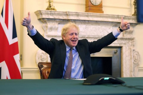 57-летний премьер Британии Борис Джонсон в седьмой раз стал отцом