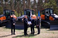 Південна Корея передала партію інженерної техніки для ДСНС України