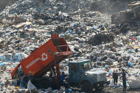 Принимающий до 40% киевского мусора полигон в Подгорцах заблокирован, Киев на грани коллапса, - "Киевспецтранс"