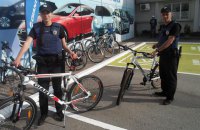 Запорізьким патрульним подарували 10 велосипедів