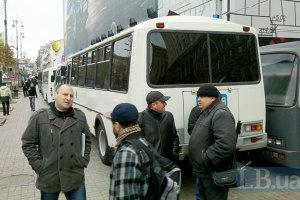 Во Львове обещают не лишать лицензии перевозчиков, которые везут людей на Евромайдан