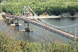 Пешеходный мост на Труханов остров закроют на ремонт