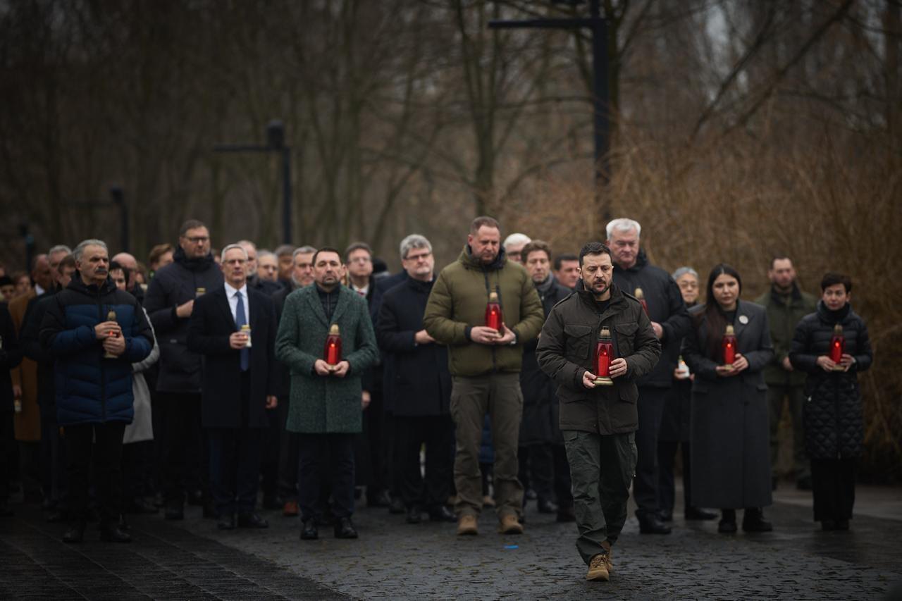 Honouring the memory of the victims of the Holocaust