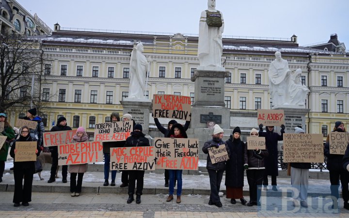 Hundreds rally in Kyiv in support of Azovstal defenders held by Russia