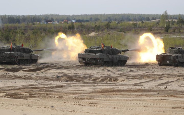 Ukrainian servicemen complete training on Leopard tanks in Spain