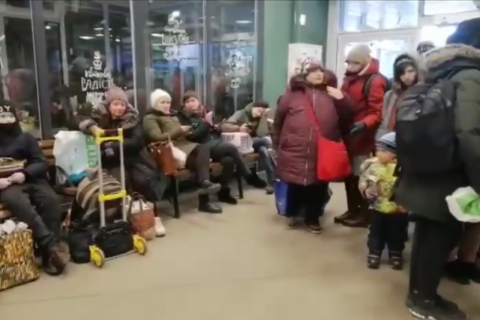 Some 500 evacuees from Mariupol arrive in Zaporizhzhya