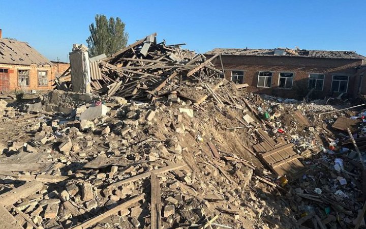 Educational institution destroyed after shelling in Komyshuvakha