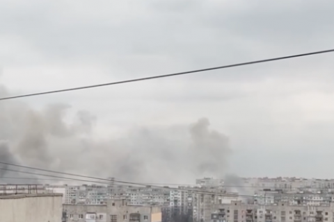 Russia again launches a military strike on residential areas in Mariupol 
