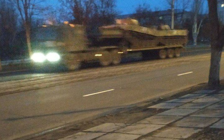 Russian tank column spotted near Mariupol on way to Zaporizhzhya Region