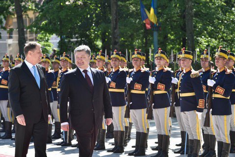 Poroshenko urges creation of joint Ukraine-Romania-Bulgaria brigade