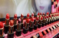 Makeup company Oriflame reduces business in Russia