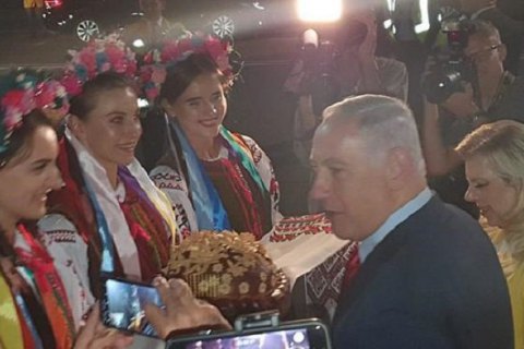 Israeli premier jokes about "bread incident" in Kyiv