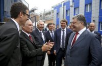 Poroshenko vows to cut port charges